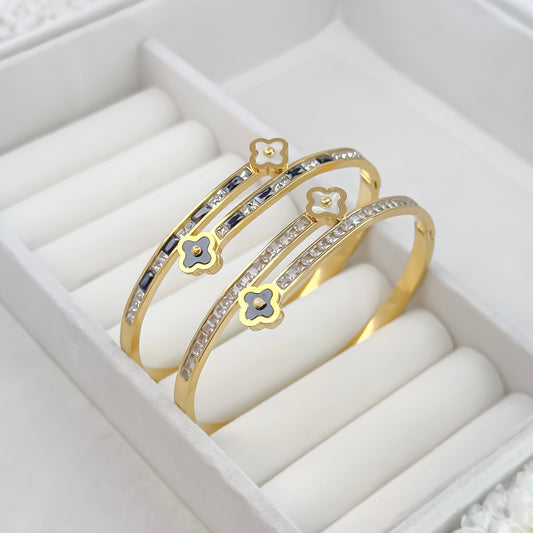 Luna Clover Bangle